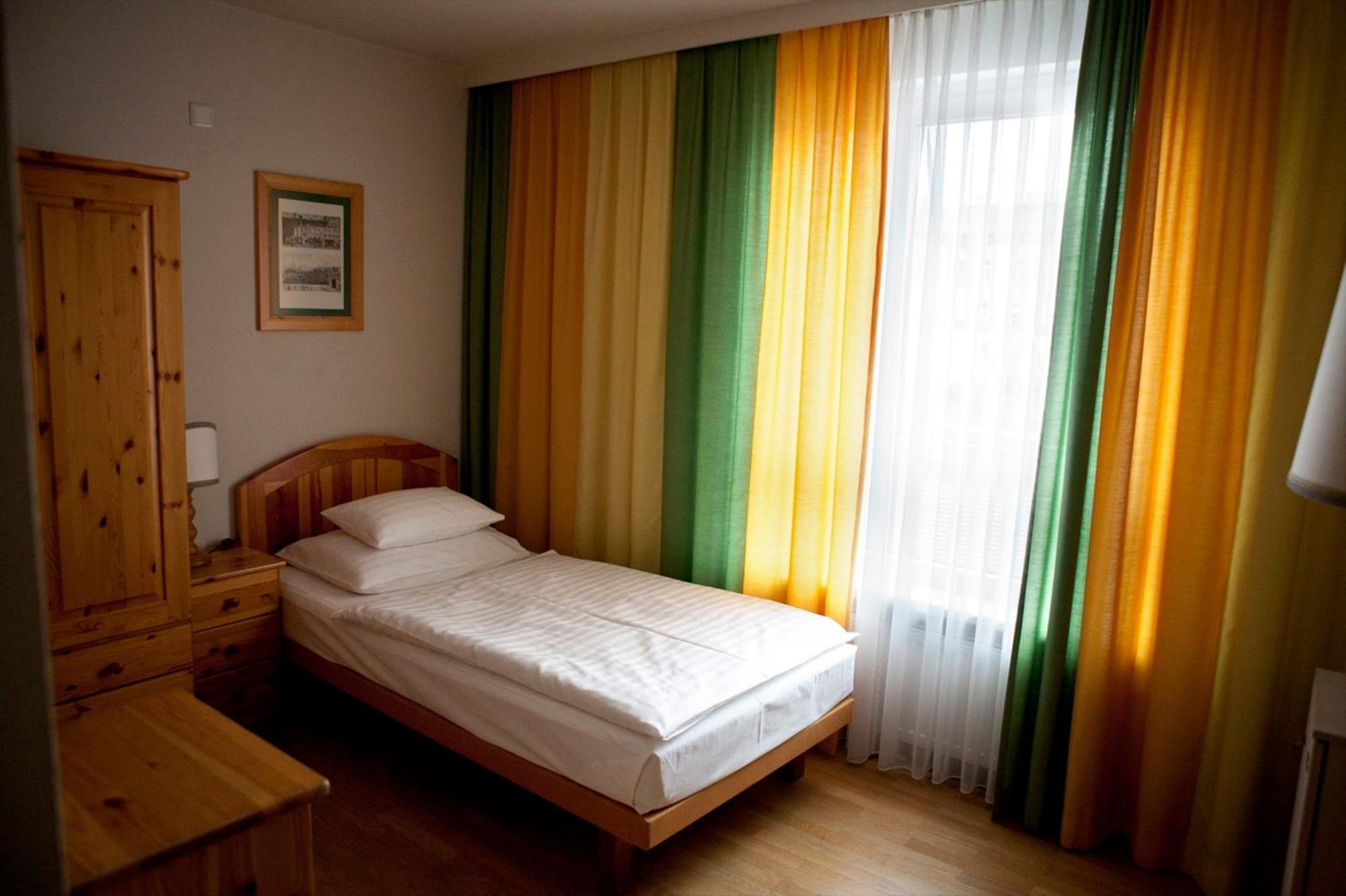 Single Room,258146057:JPEG