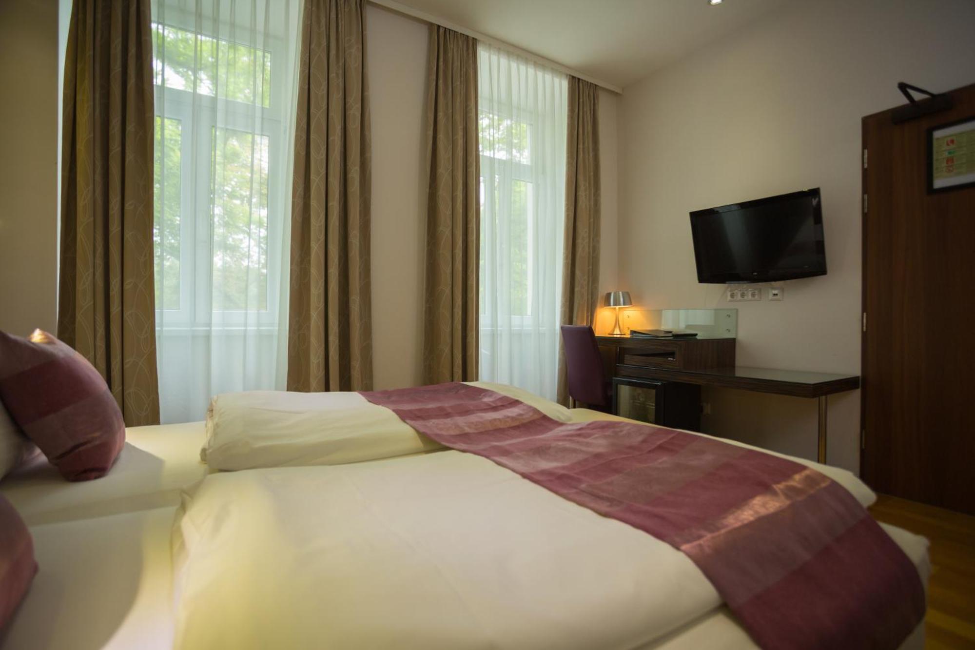 Classic Double Room