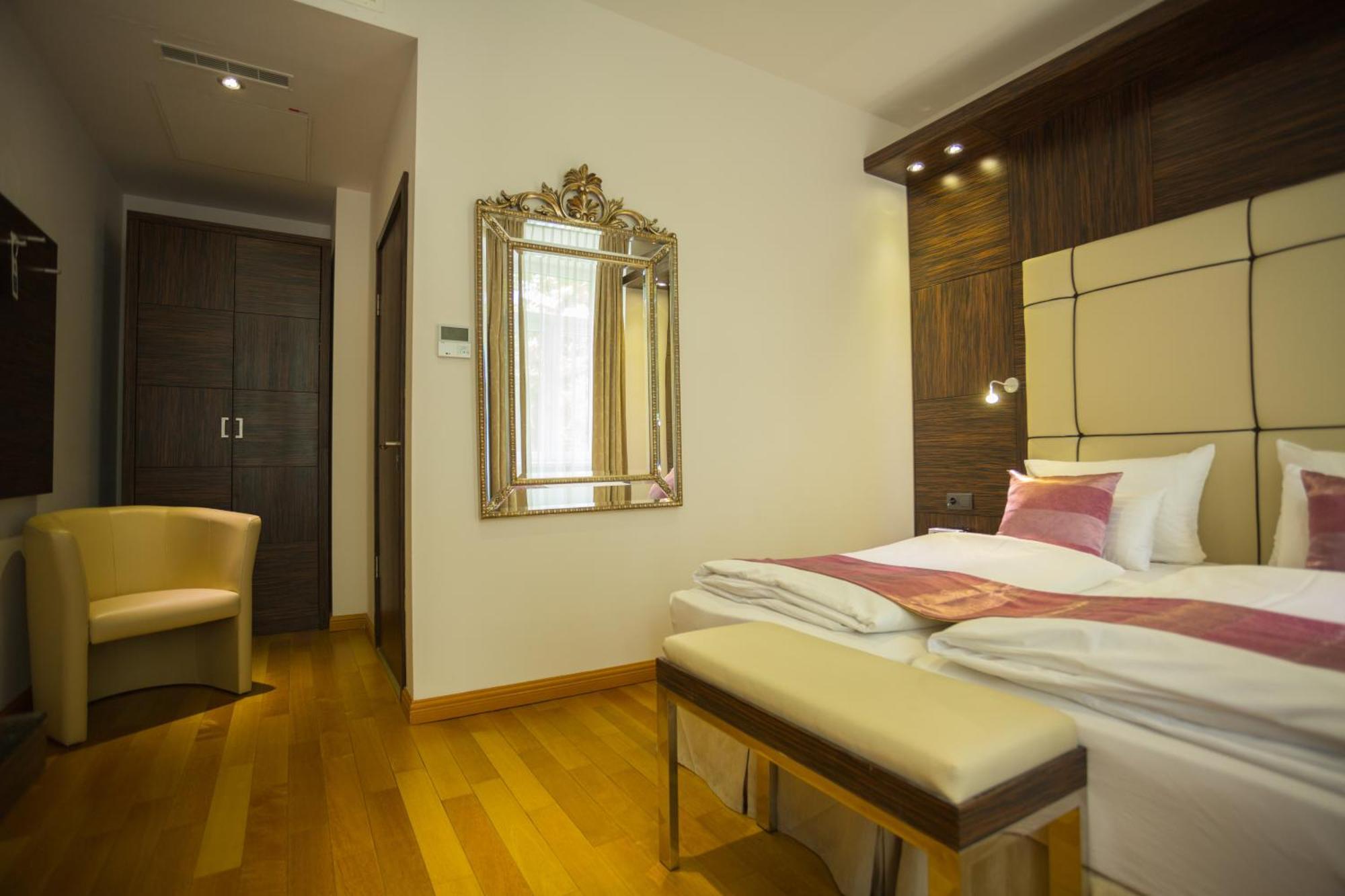 Classic Double Room