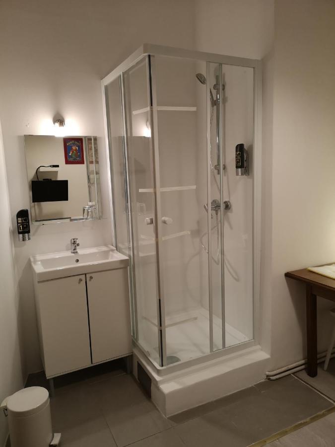 Single Room Shower
