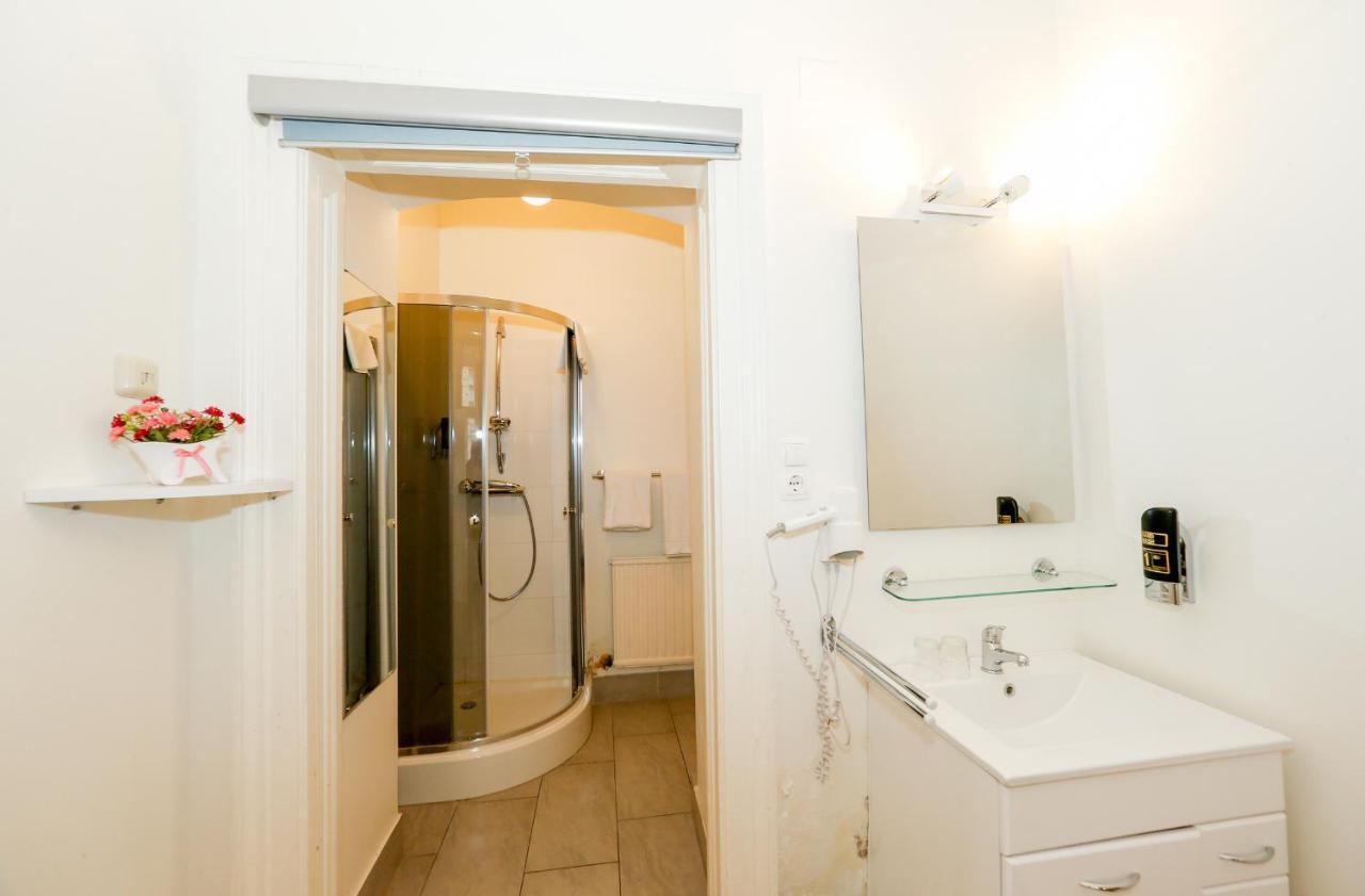 Double Room Shared Toilet