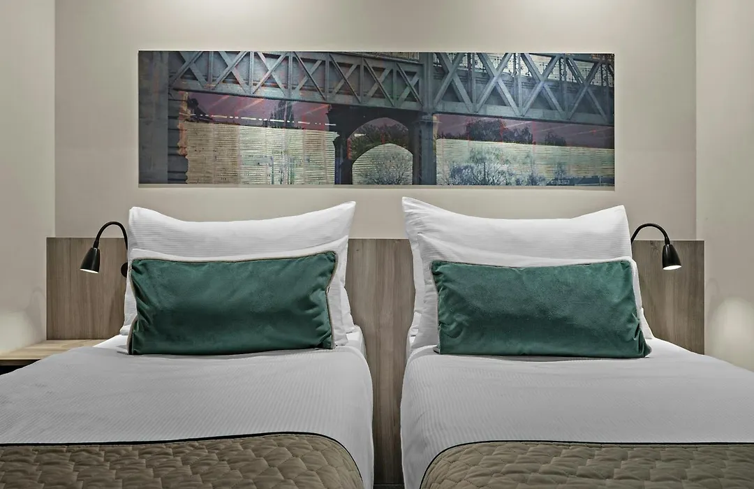 Leonardo Hotel Vienna City West-1
