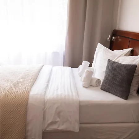 Hotel Attaché-3